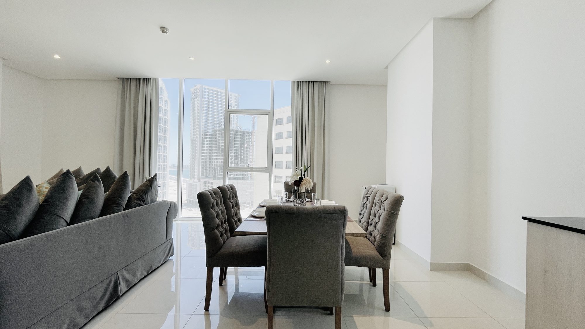 Two-Bedroom Apartment with Pool and Gym