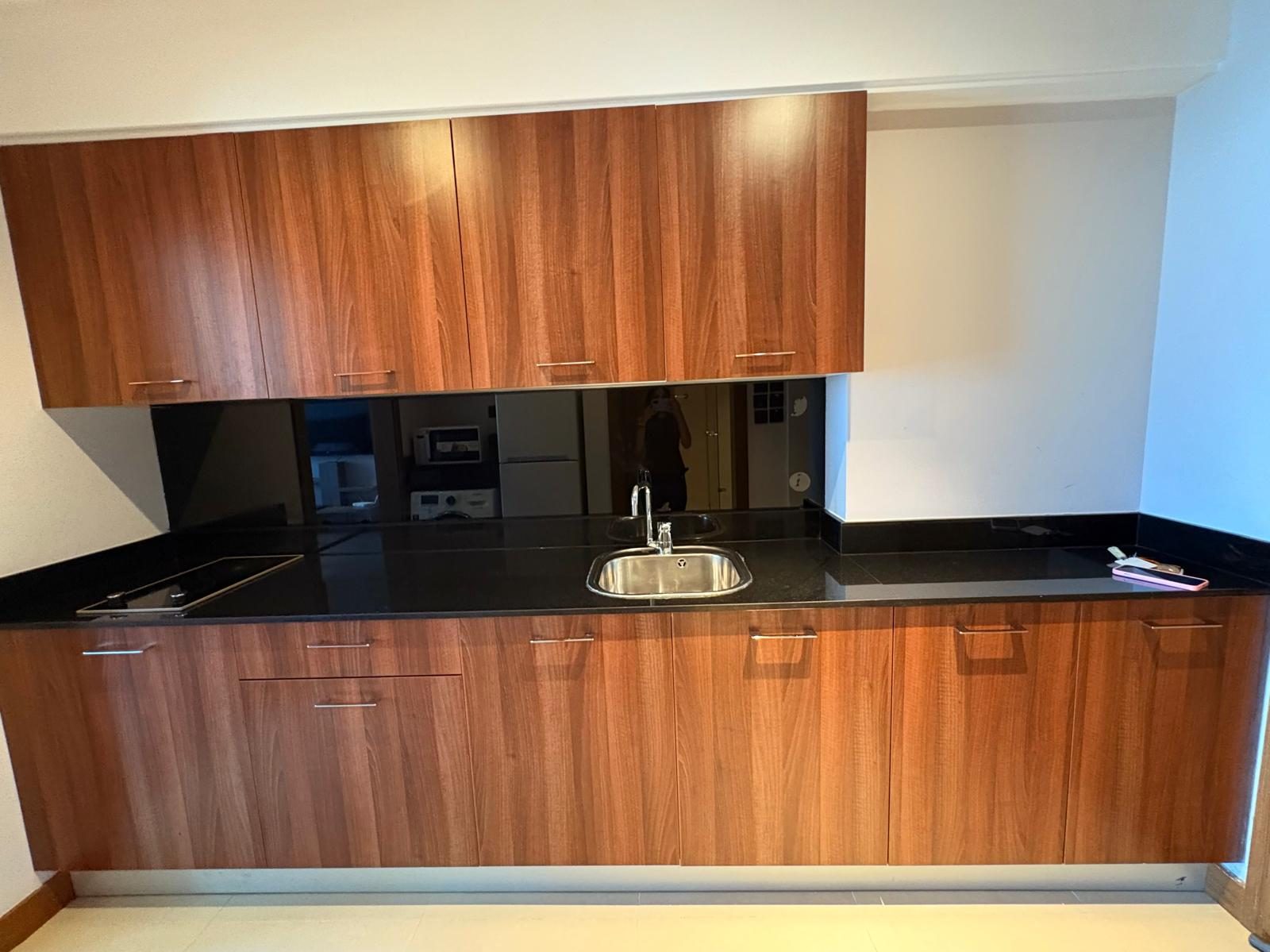 One-Bedroom Apartment with Shared Pool and Gym