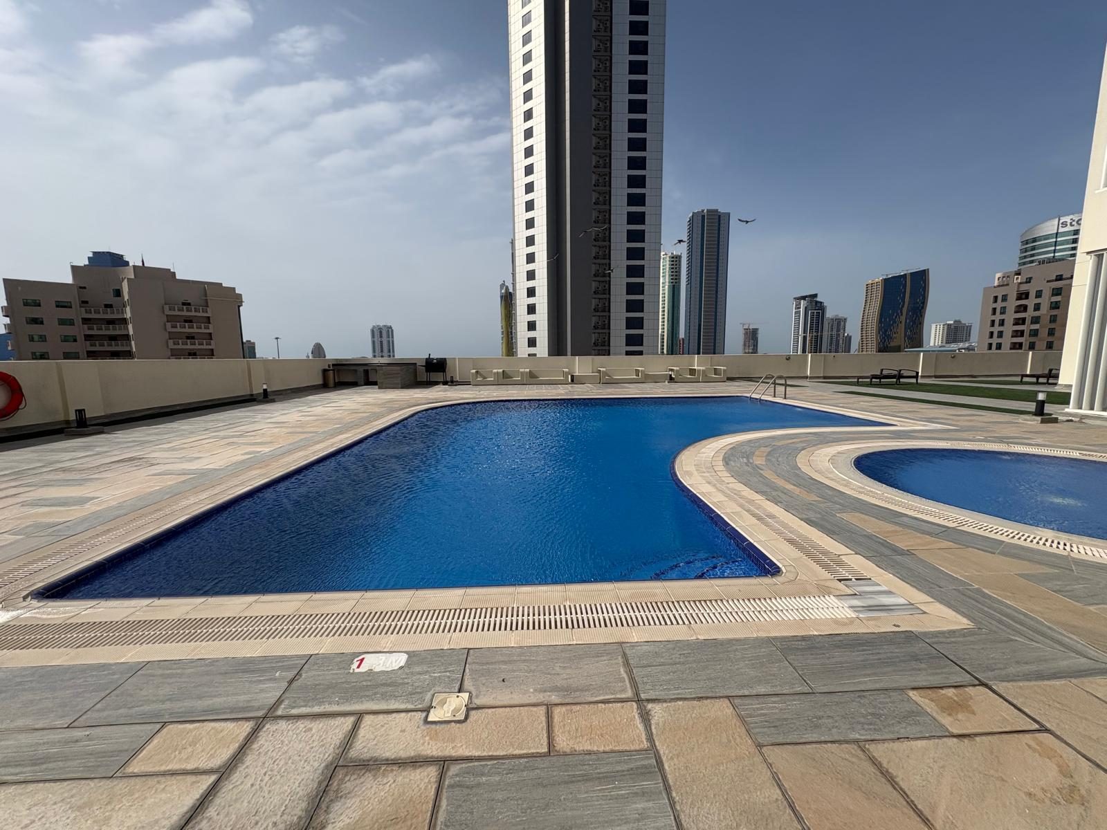 One-Bedroom Apartment with Shared Pool and Gym