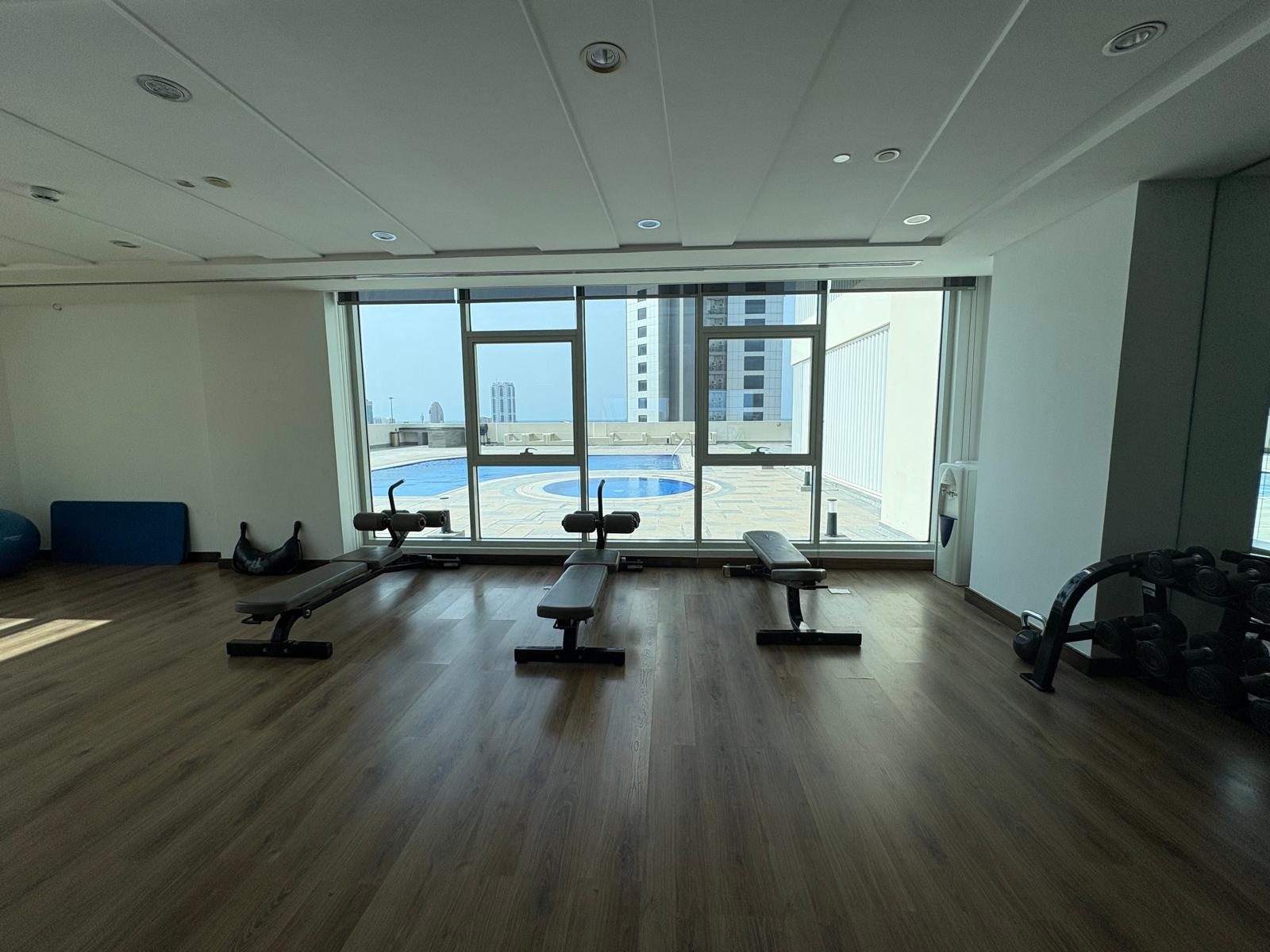 One-Bedroom Apartment with Shared Pool and Gym