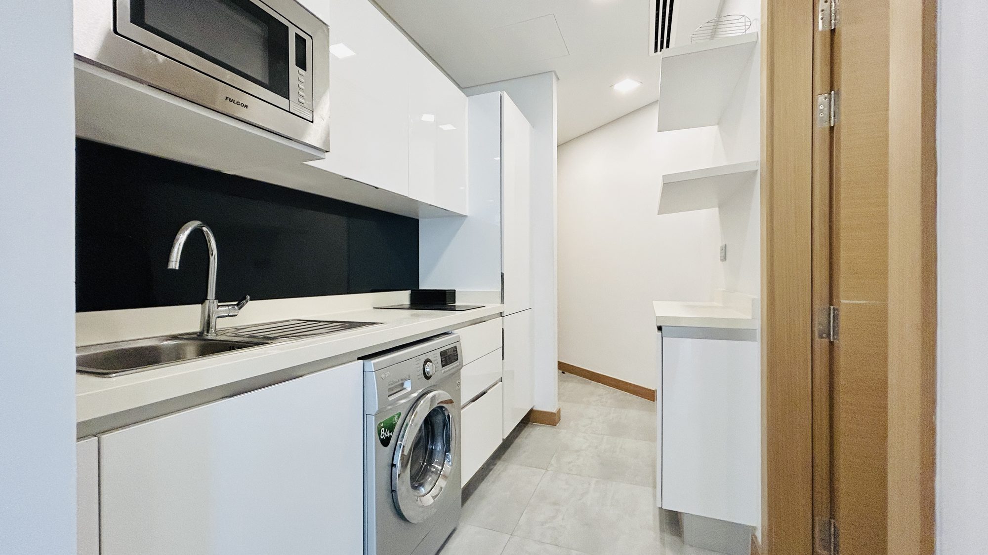 Studio Apartment with Balcony and Pool Access