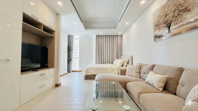 Studio Apartment with Balcony and Pool Access