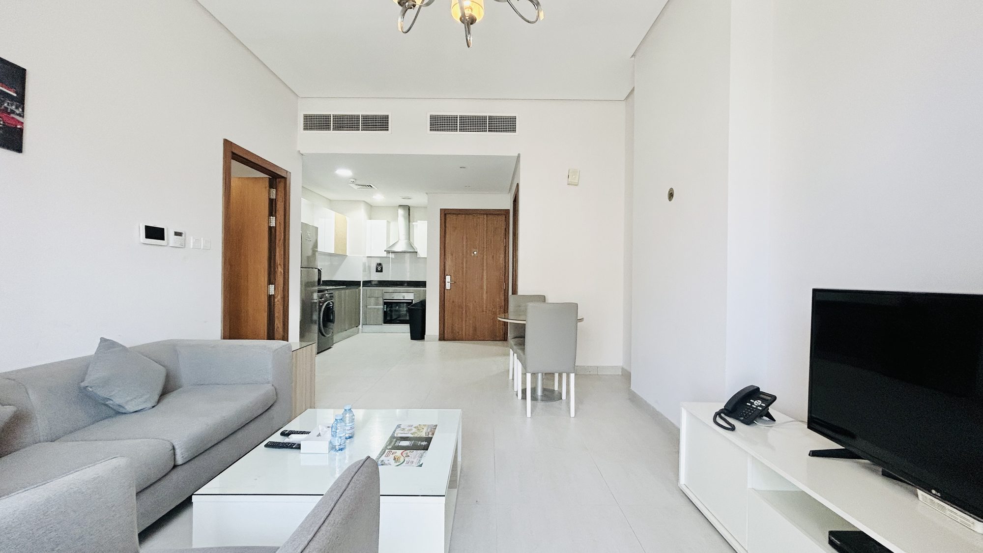 One-Bedroom Apartment with Two Bathrooms and Balcony