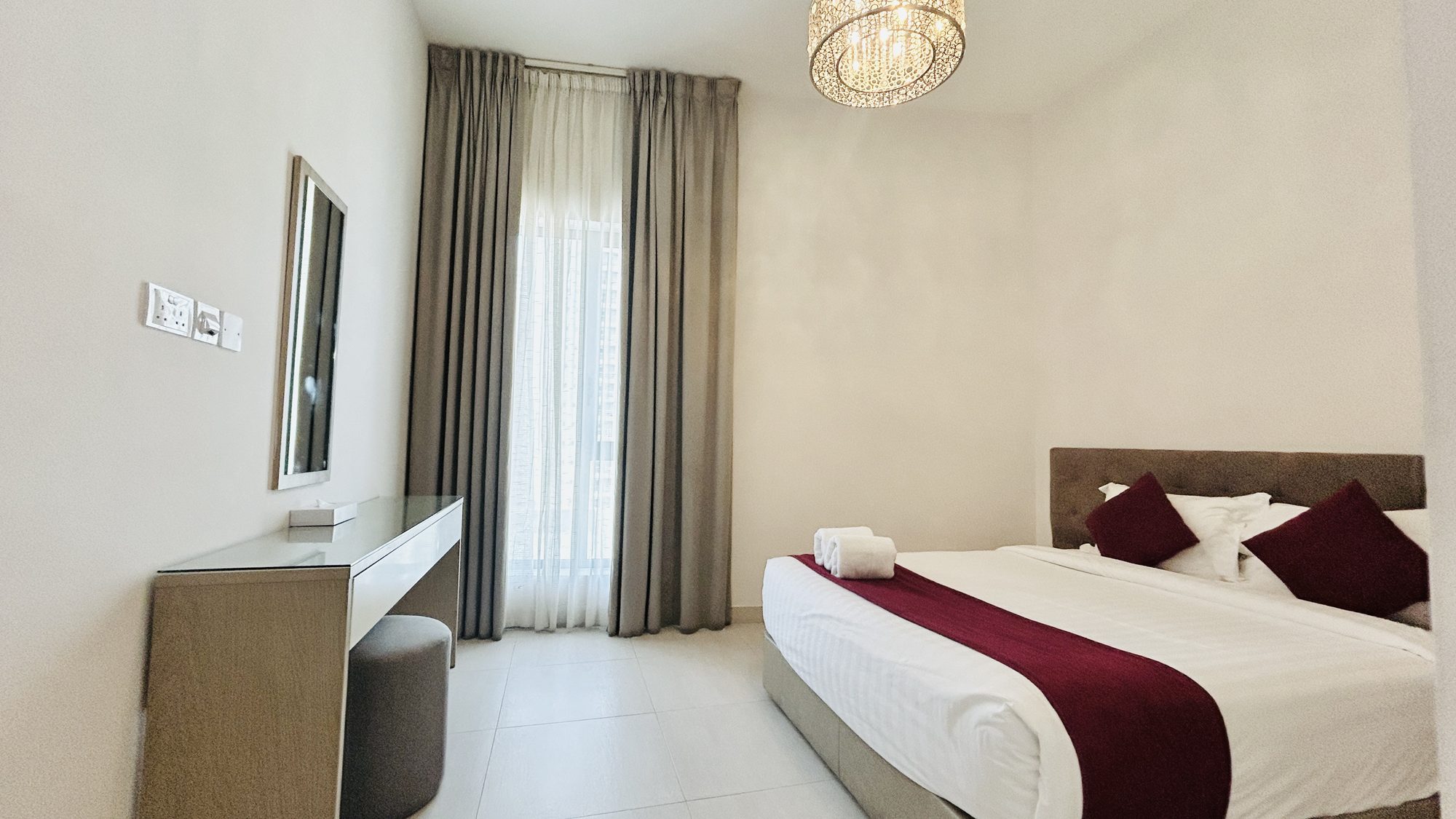 One-Bedroom Apartment with Two Bathrooms and Balcony