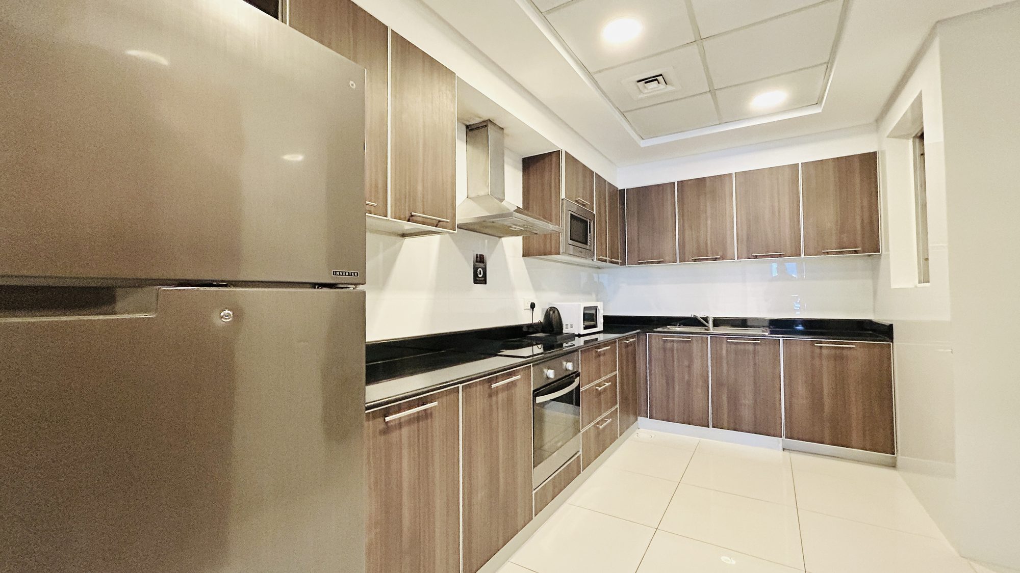 Three-Bedroom Apartment with Pool and Gym