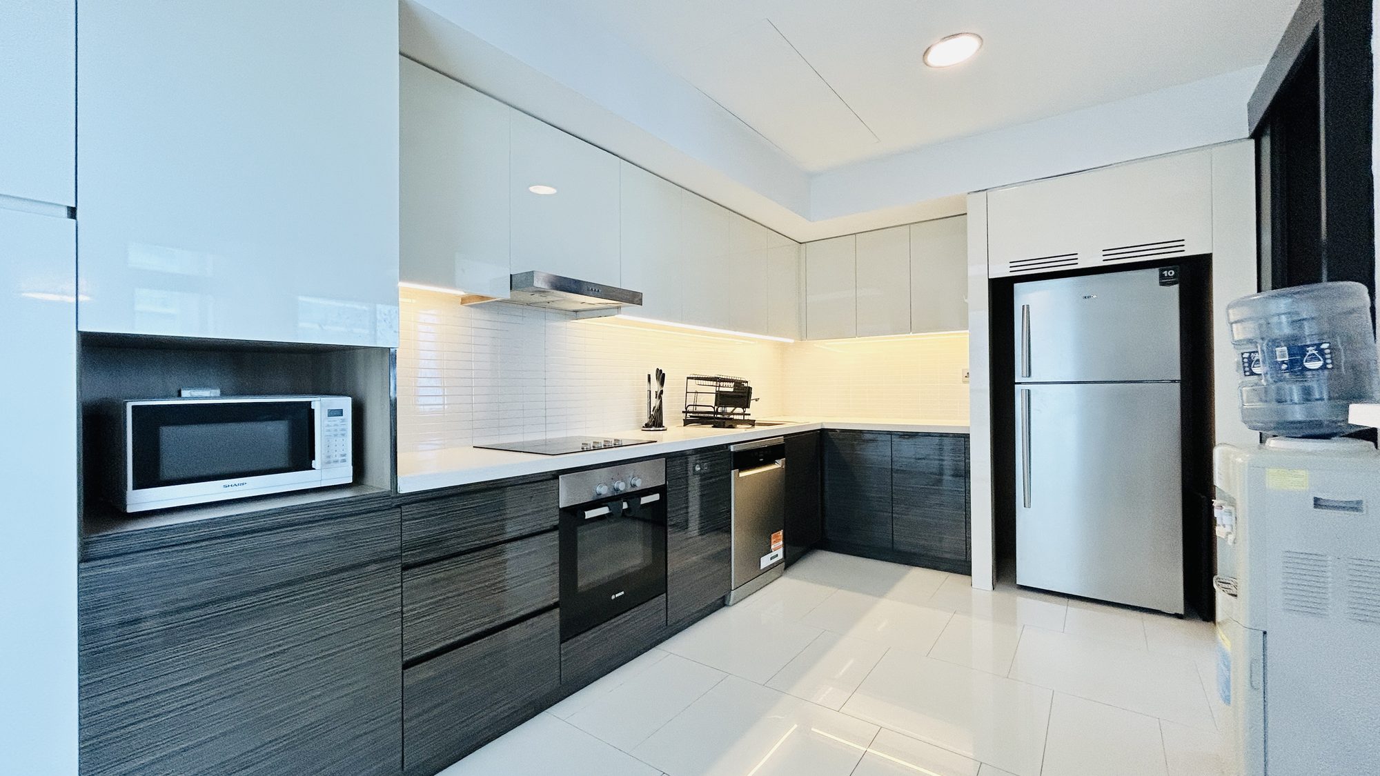 Two-Bedroom Apartment with Pool and Gym Access