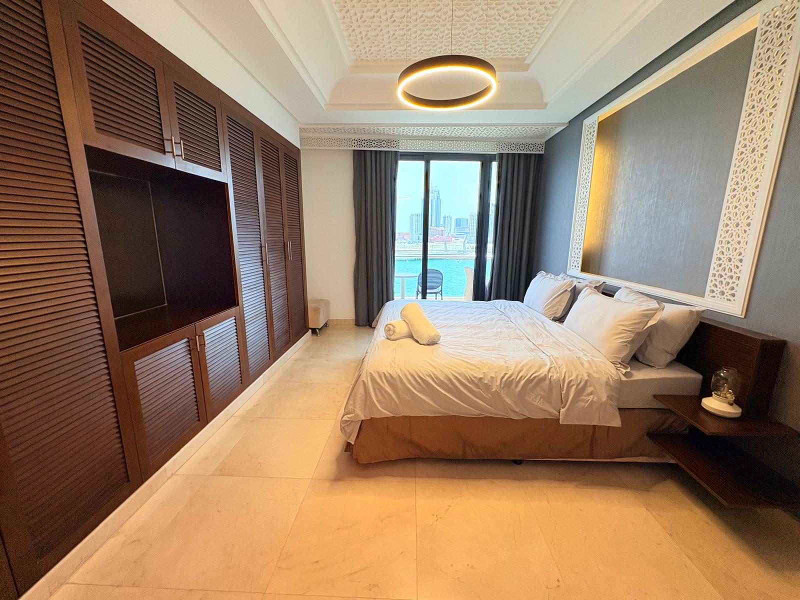 1 Bedroom Apartment with Water Views and Balcony