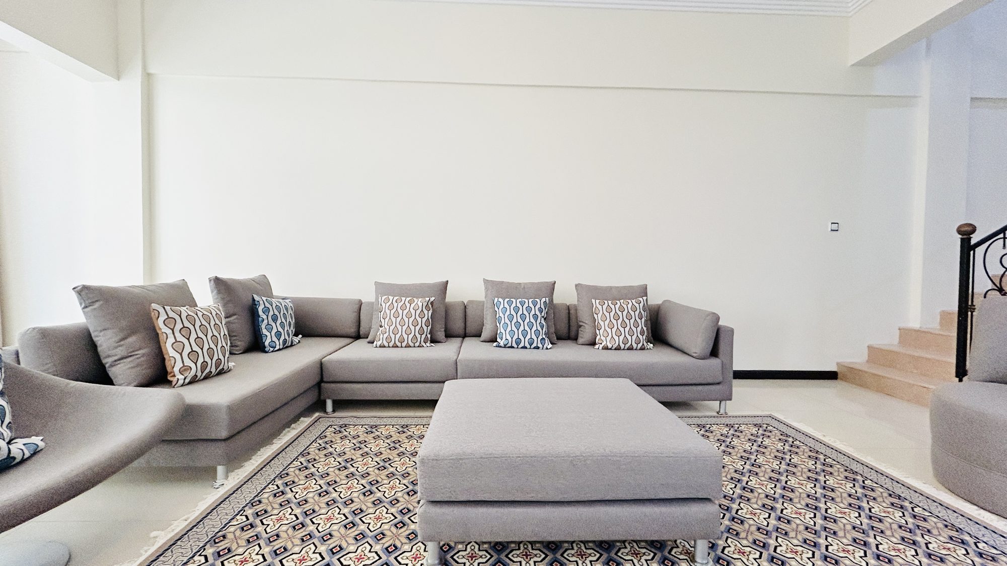Three-Bedroom Apartment with Pool and Gym