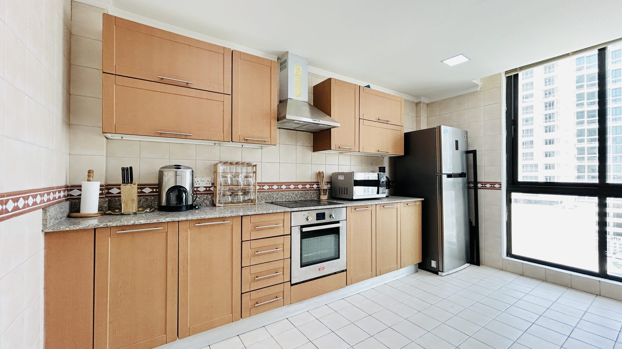 Three-Bedroom Apartment with Pool and Gym