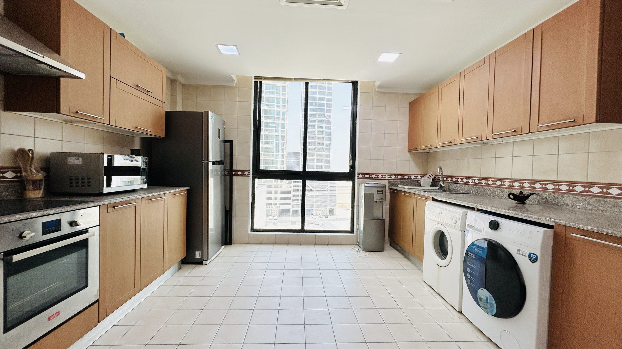 Three-Bedroom Apartment with Pool and Gym