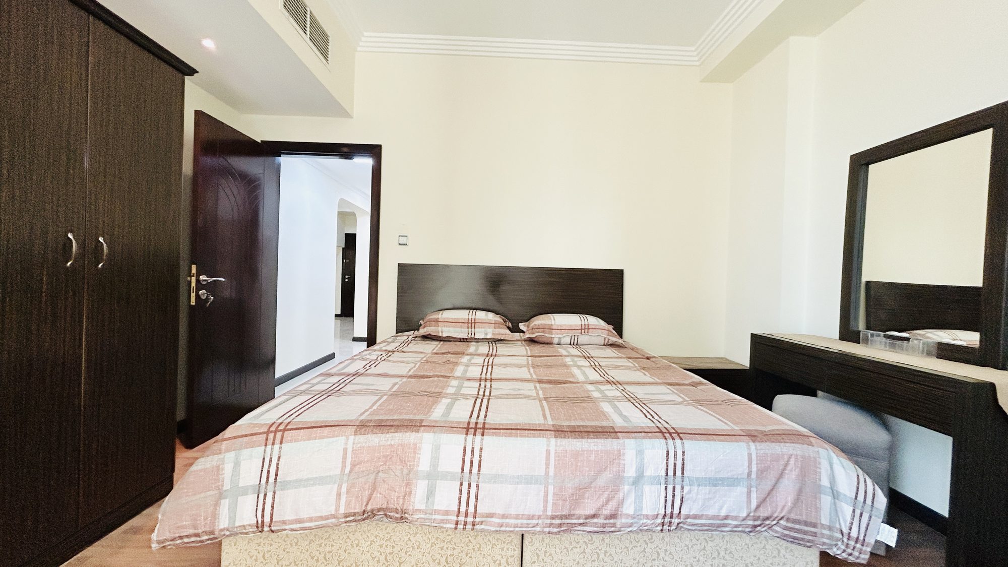 Three-Bedroom Apartment with Pool and Gym