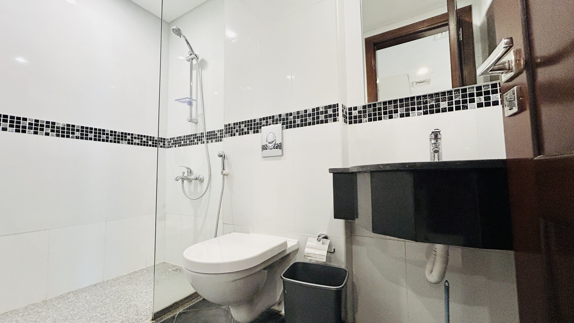 One-Bedroom Apartment with Two Bathrooms in Juffair
