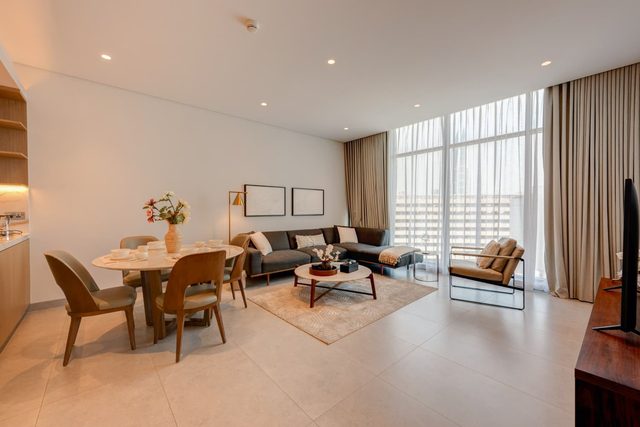 One-Bedroom Flat with Water Views