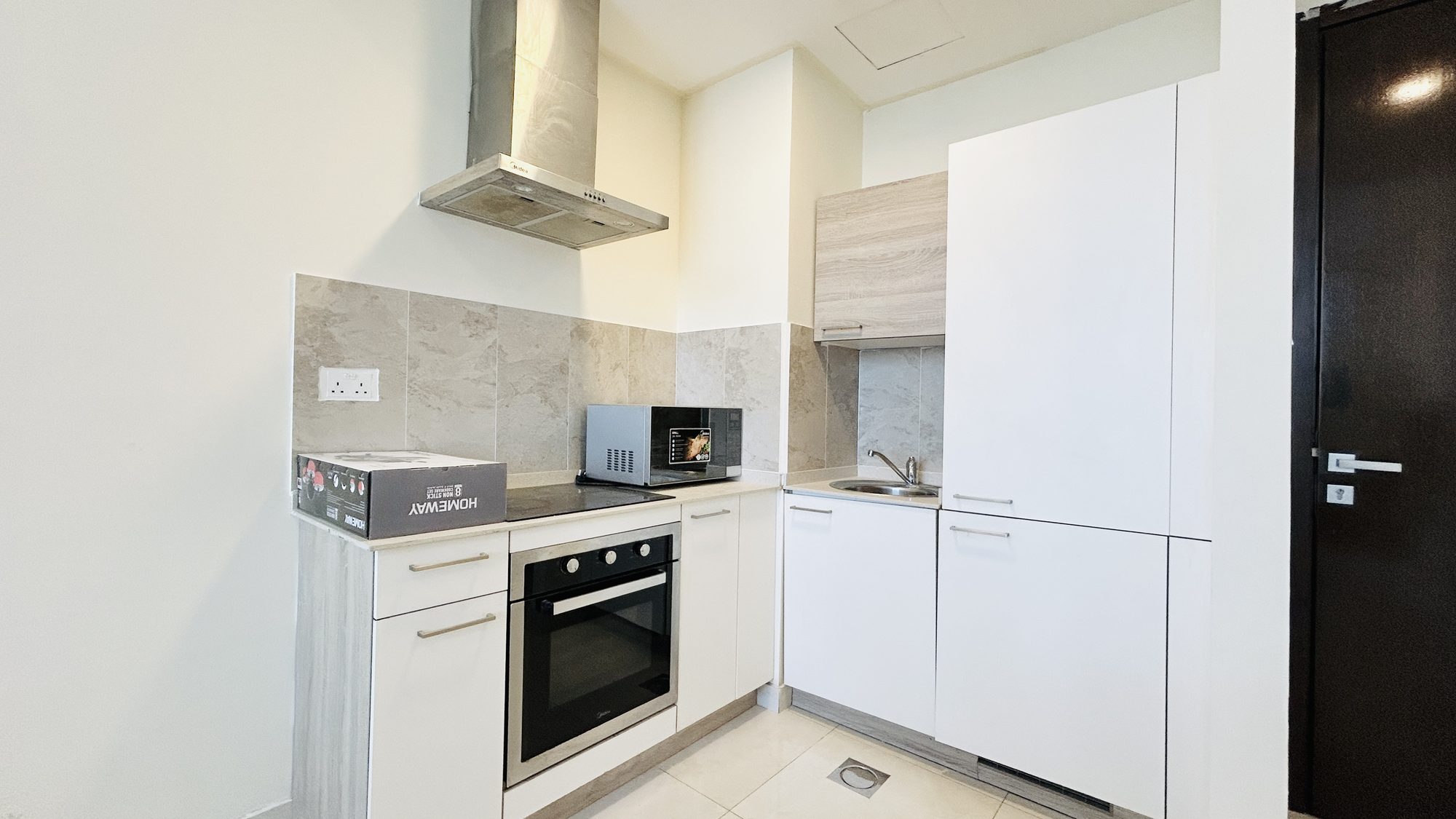 Fully Furnished Studio with Pool and Gym