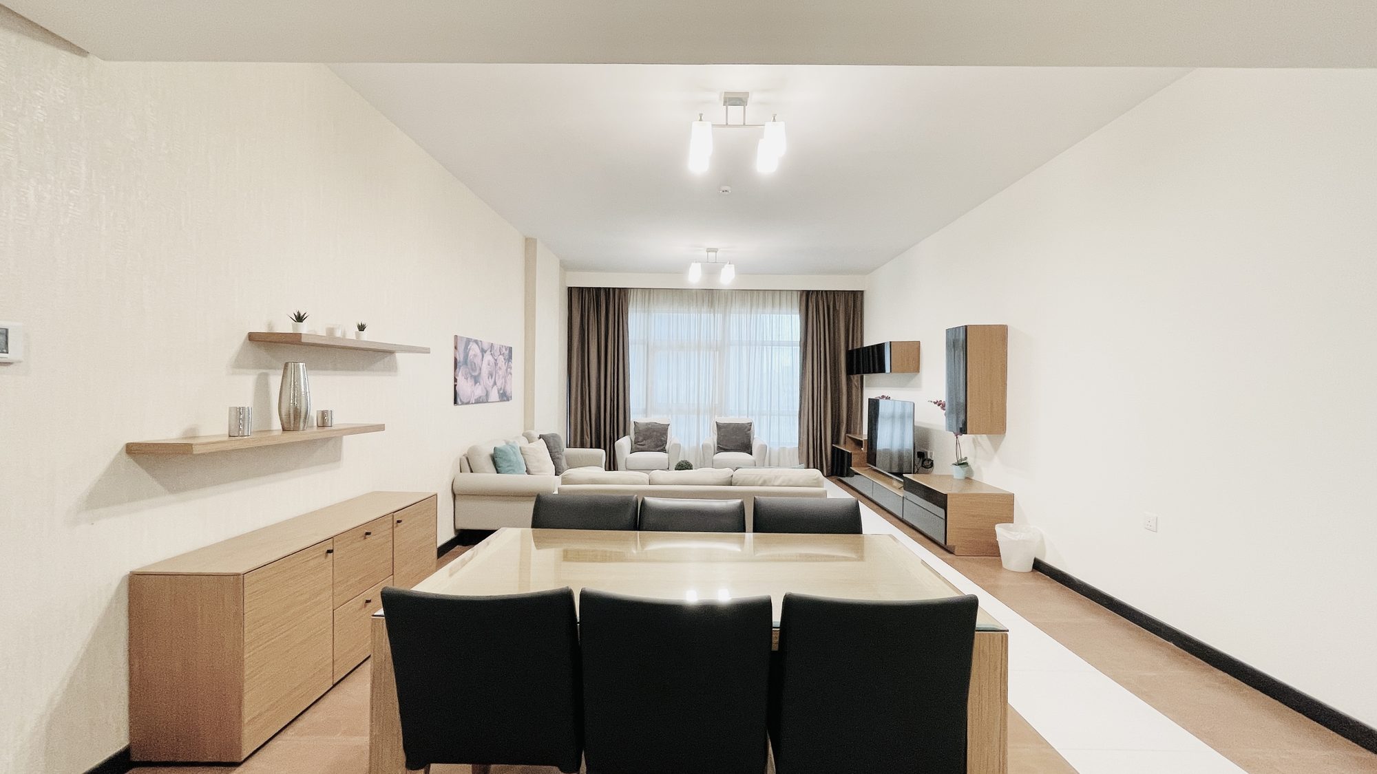 Three-Bedroom Apartment with Pool and Gym