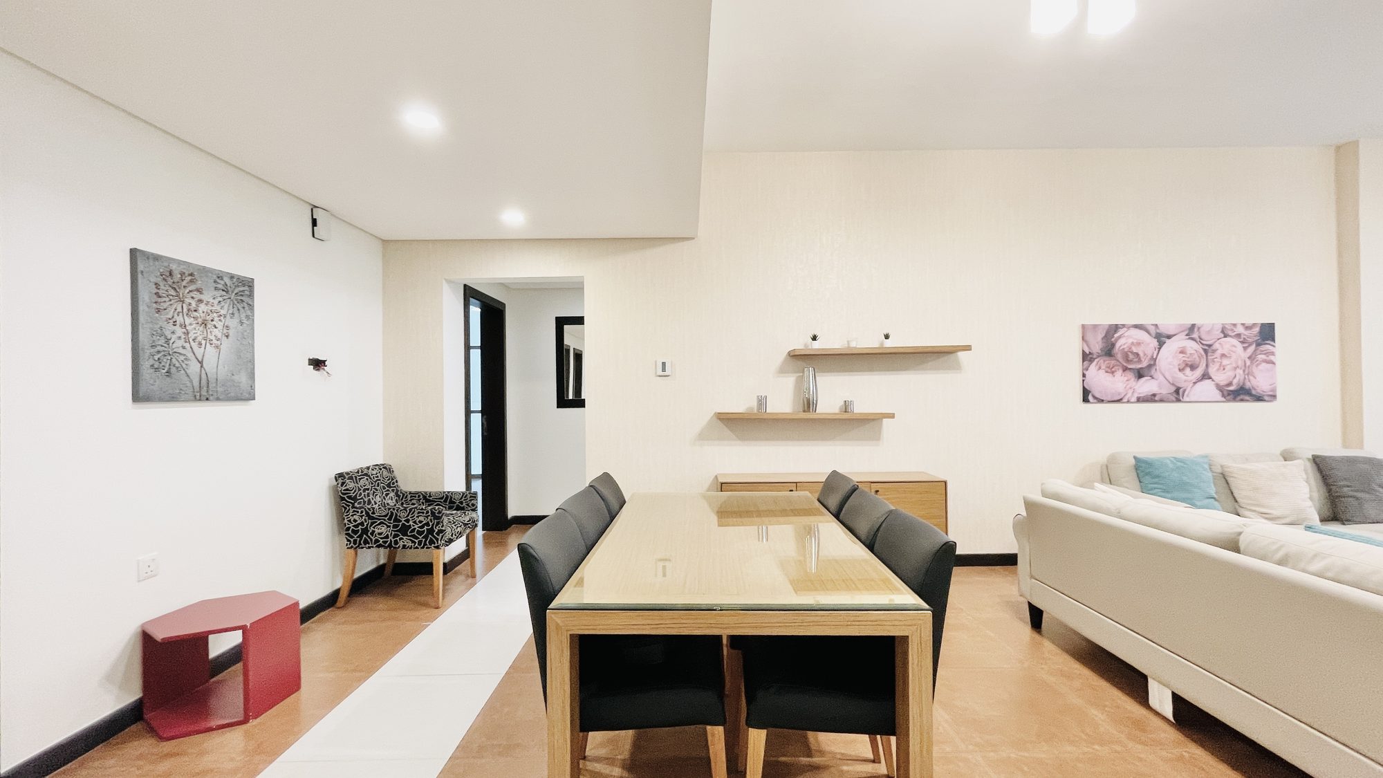 Three-Bedroom Apartment with Pool and Gym