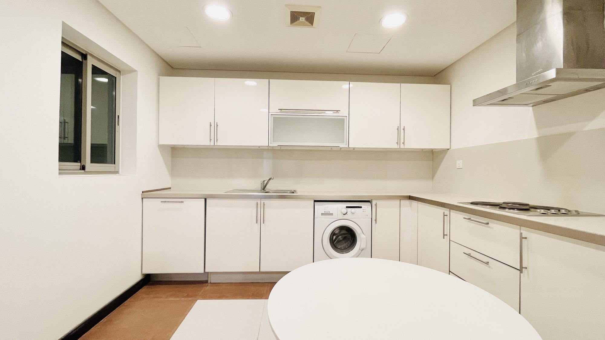 Three-Bedroom Apartment with Pool and Gym
