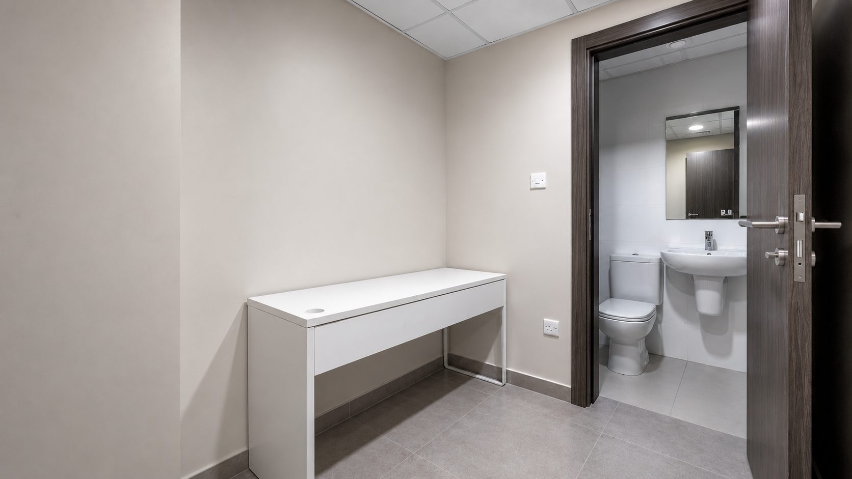 Three-Bedroom Apartment with Maid Room