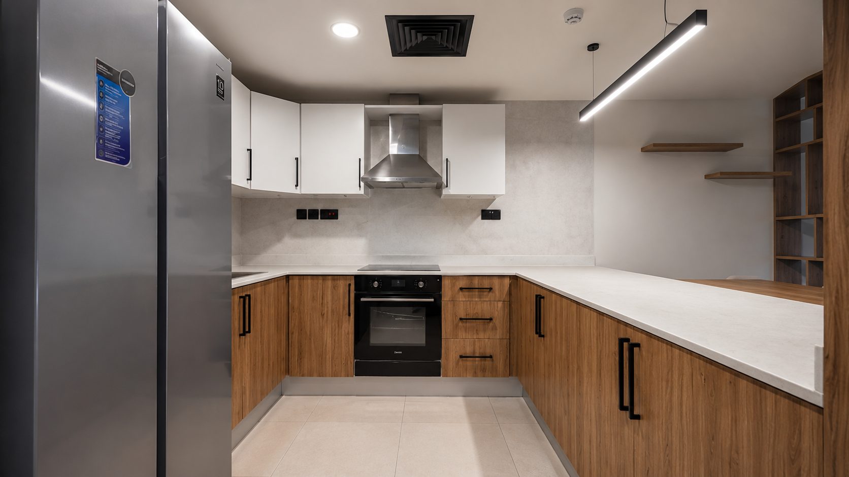 3-Bedroom Apartment with Pool and Gym Access