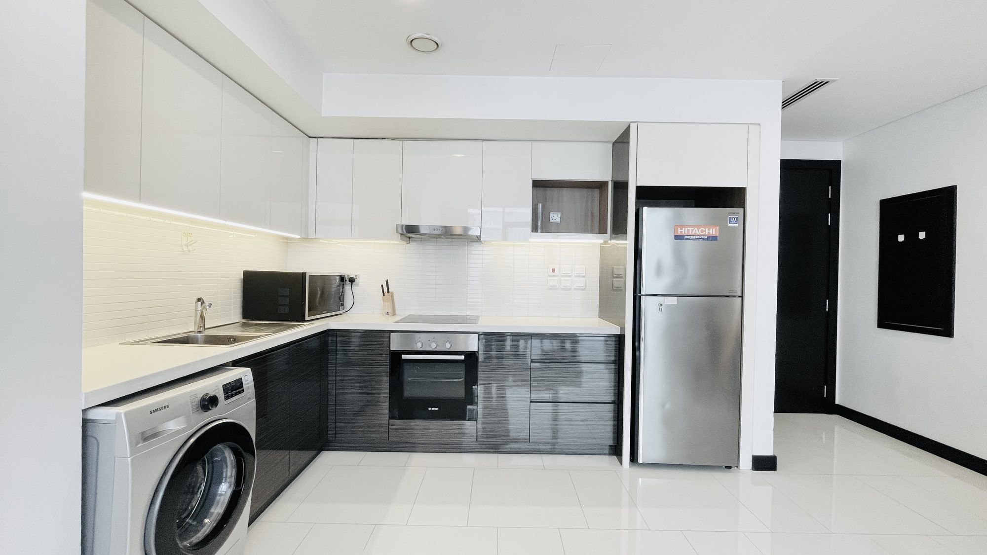 One-Bedroom Apartment with Pool and Gym