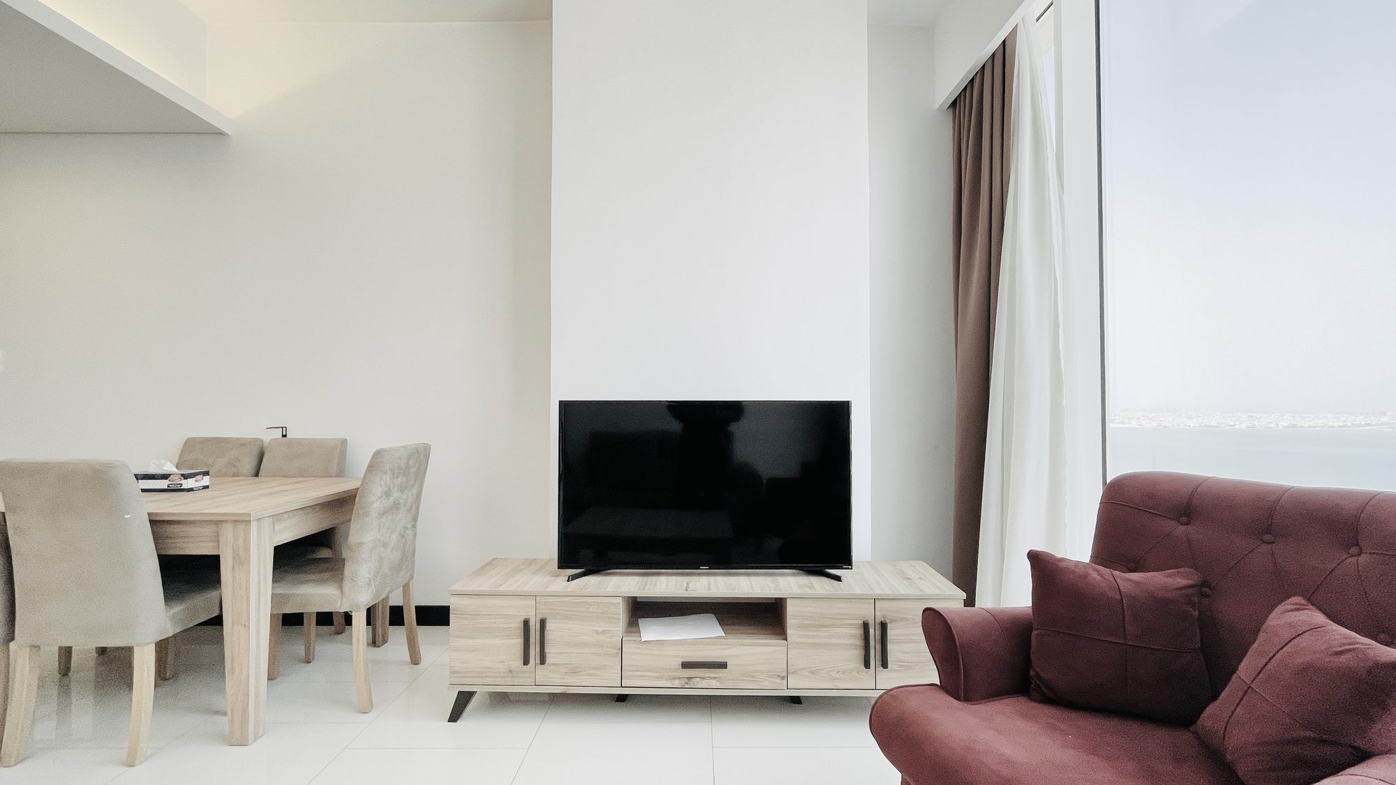 One-Bedroom Apartment with Pool and Gym