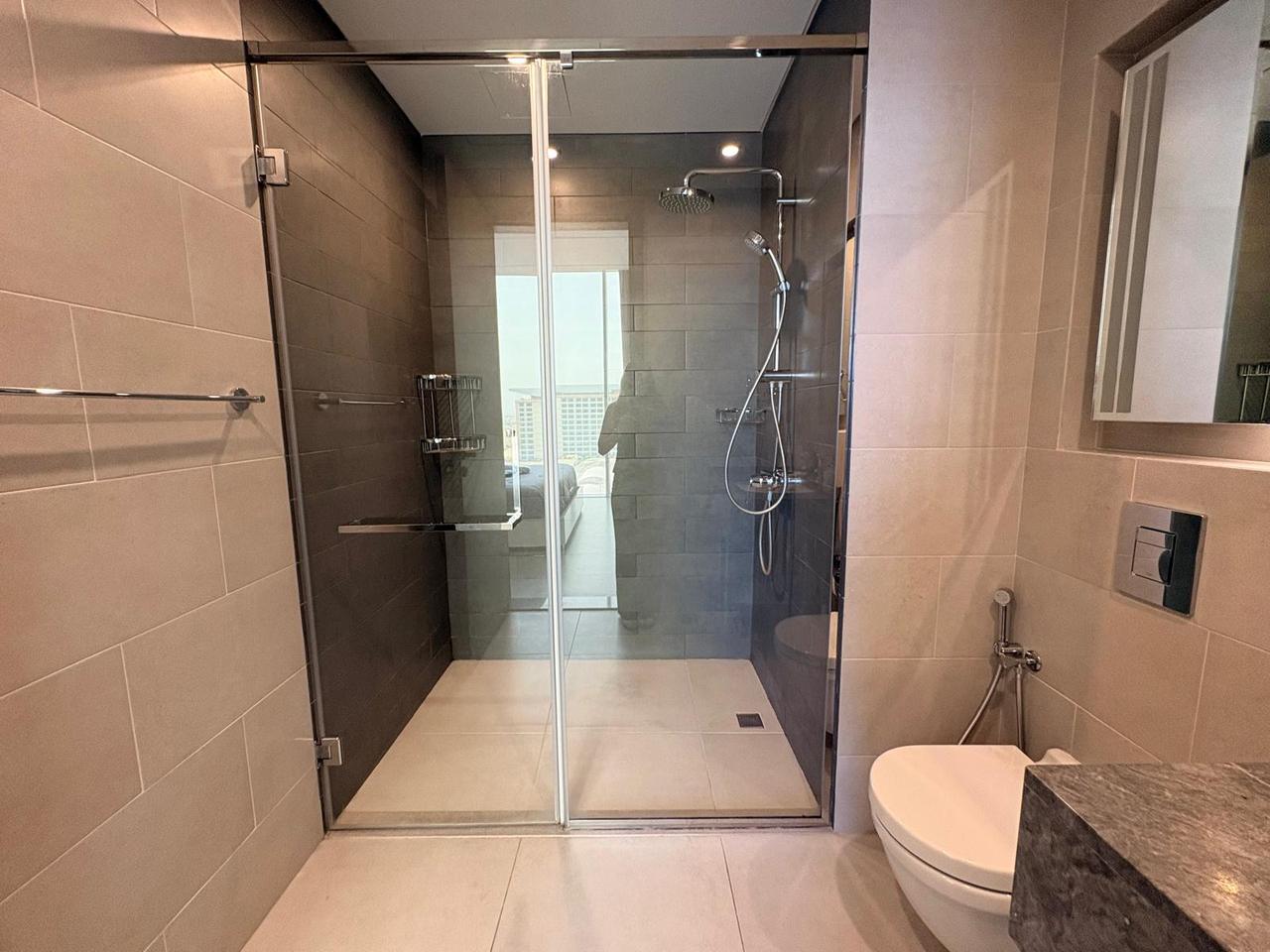 One Bedroom Apartment with Two Bathrooms