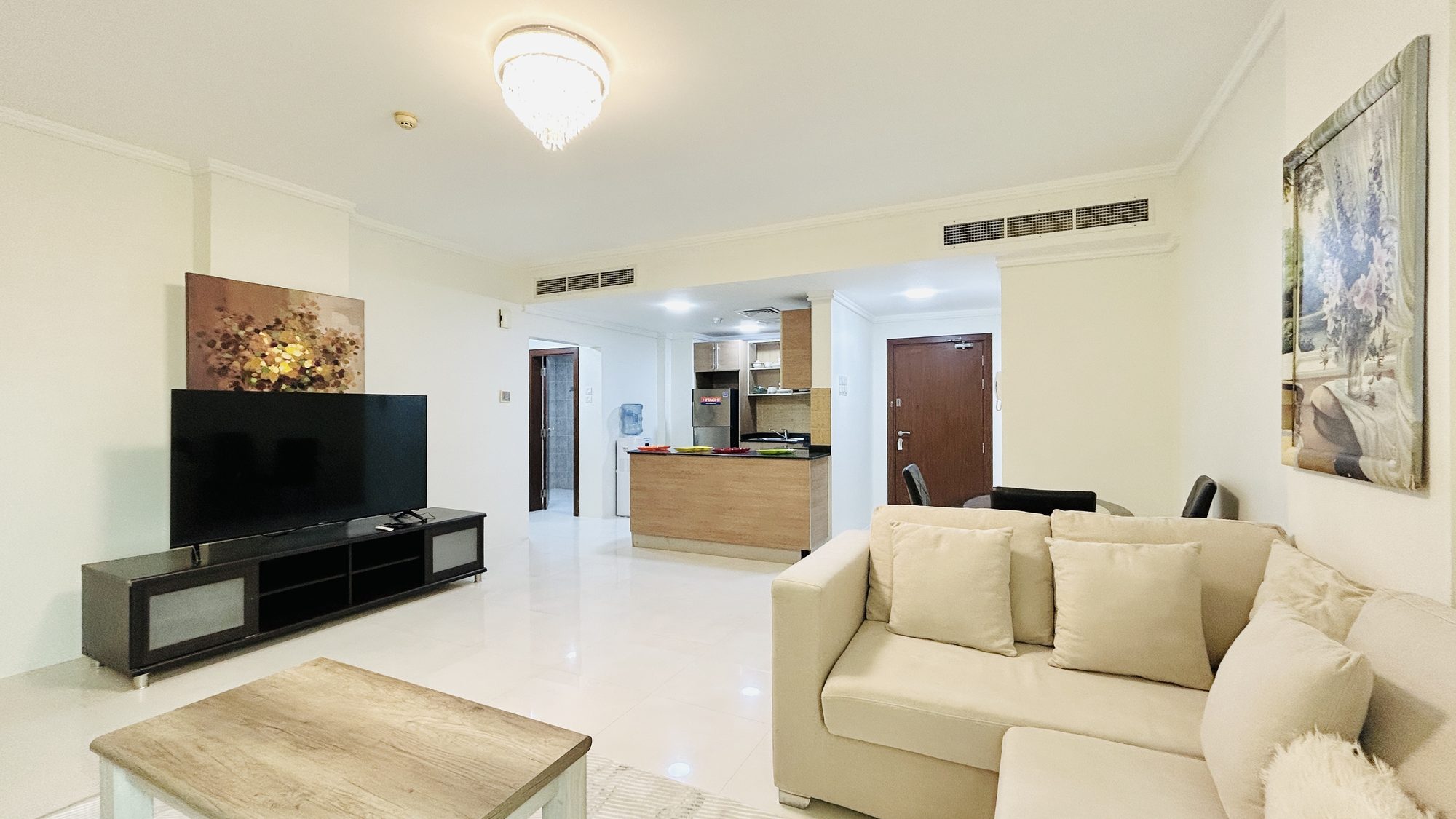 One-Bedroom Apartment with Two Bathrooms