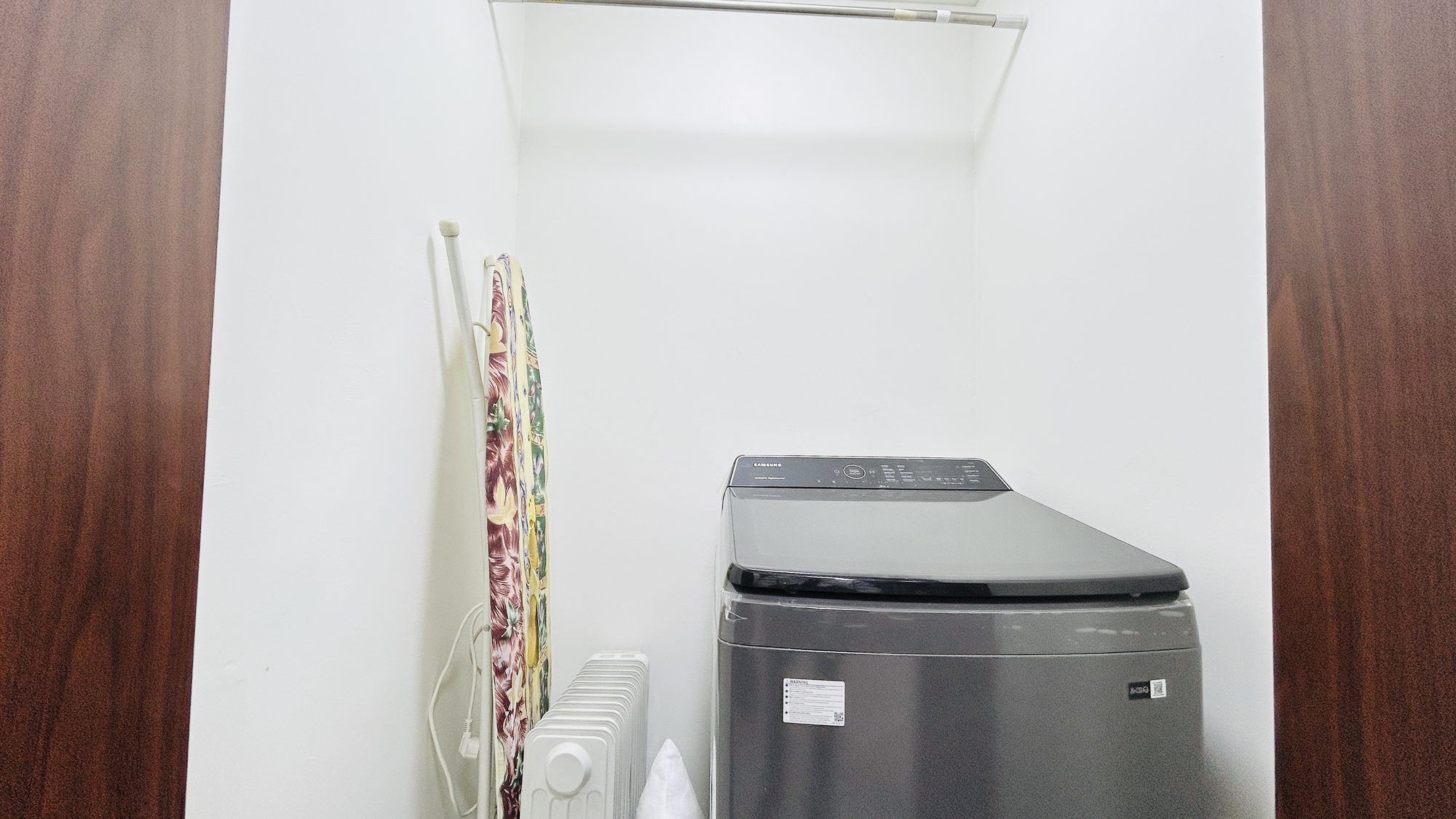 One-Bedroom Apartment with Two Bathrooms