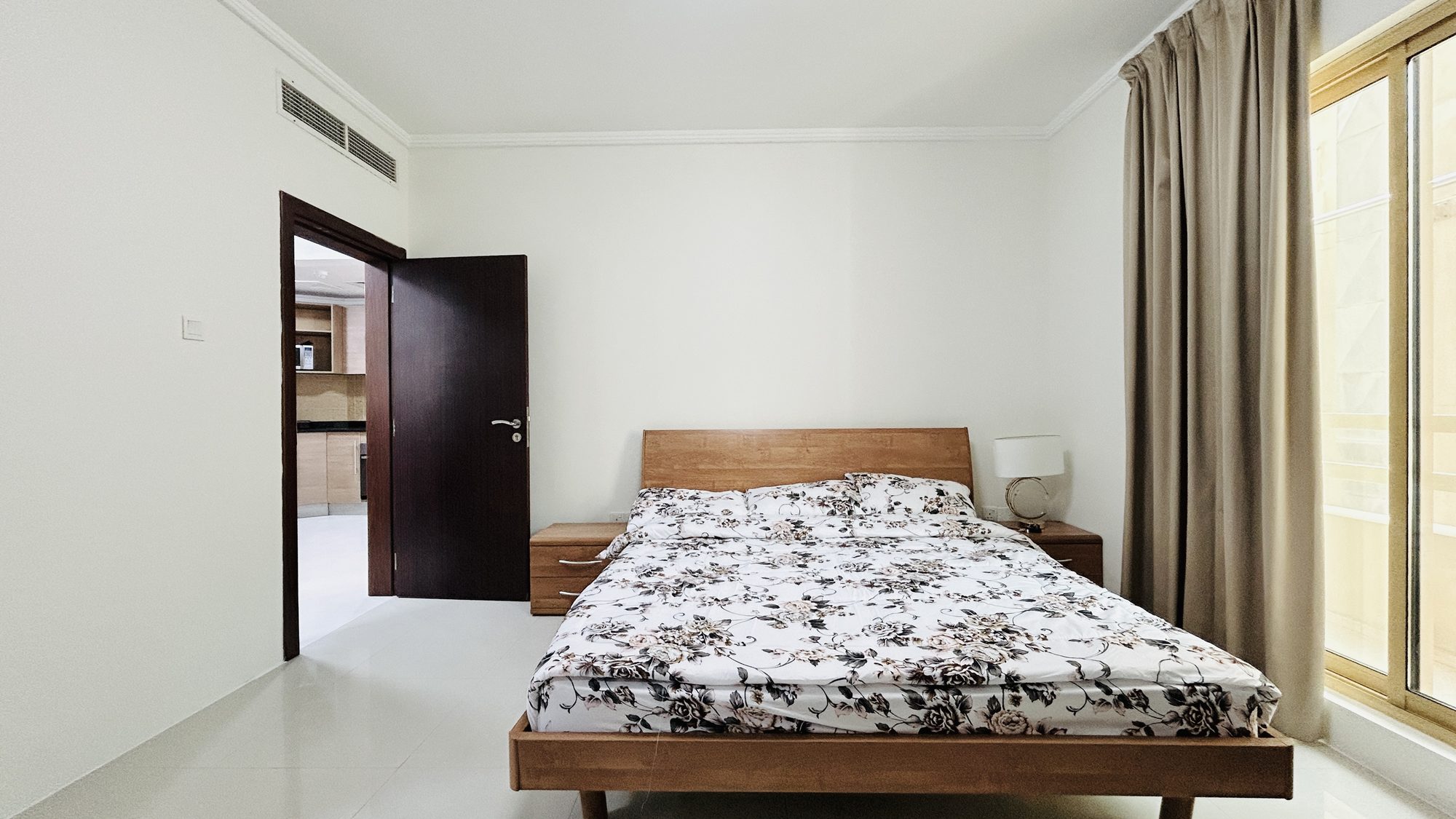 One-Bedroom Apartment with Two Bathrooms