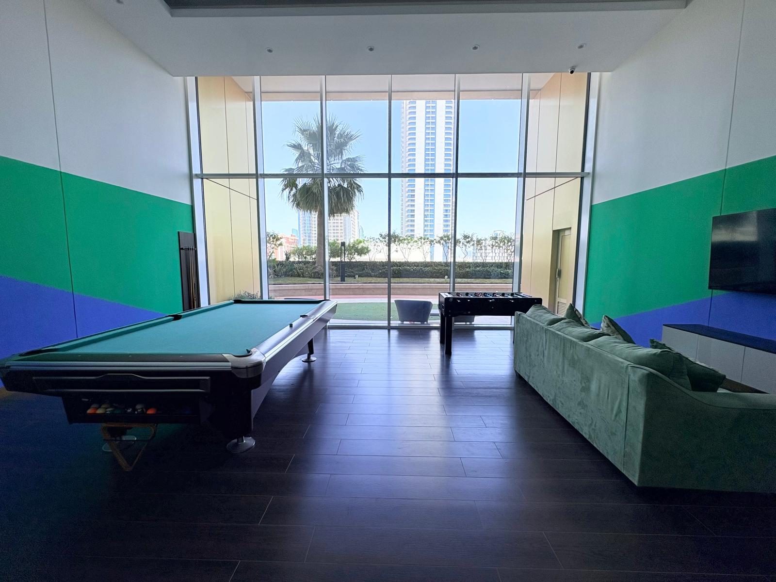 One-Bedroom Apartment with Two Bathrooms