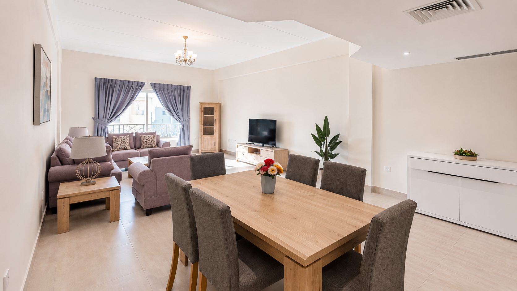Three Bedroom Apartment with Shared Pool and Spa