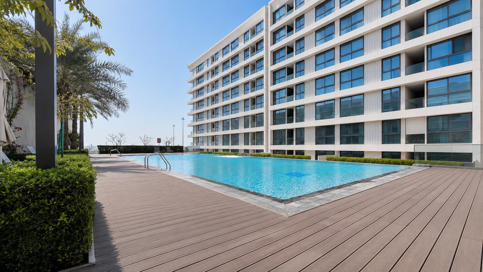 2 Bedroom Apartment with Pool Access