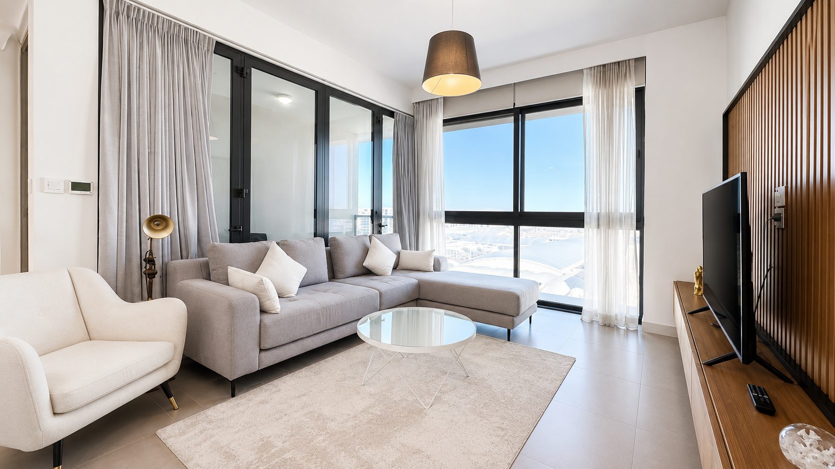 2 Bedroom Apartment with Pool Access