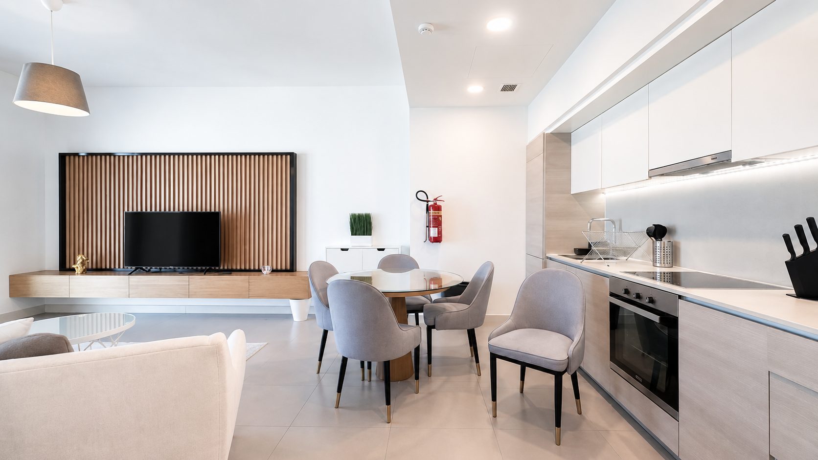 2 Bedroom Apartment with Pool Access