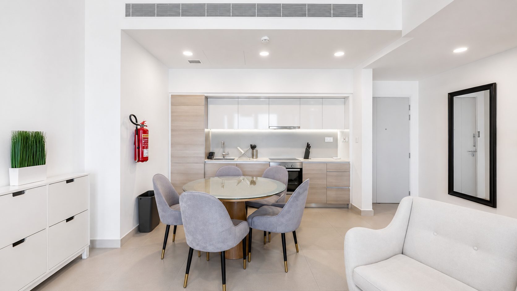 2 Bedroom Apartment with Pool Access