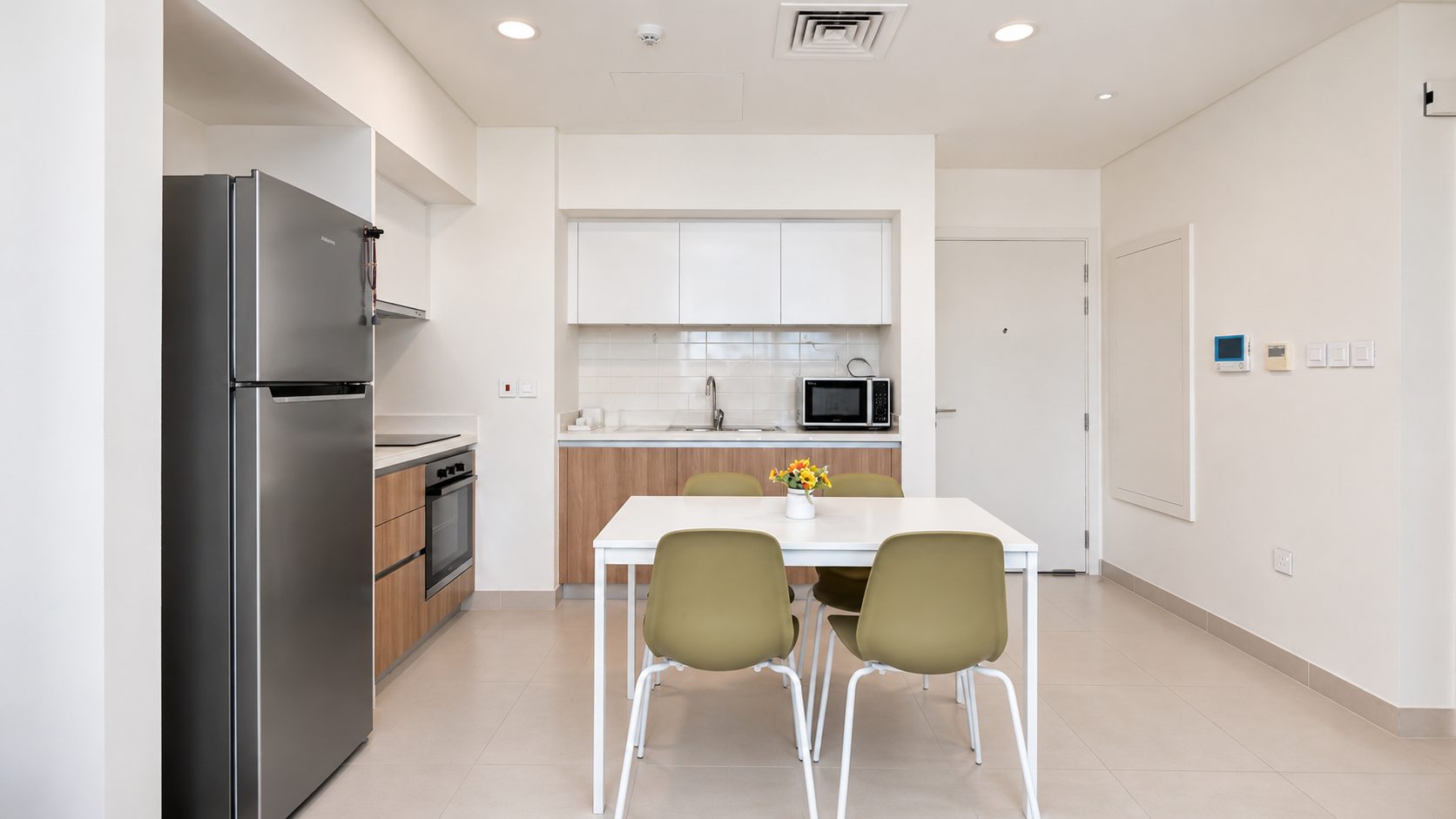Two Bedroom Apartment with Pool and Gym