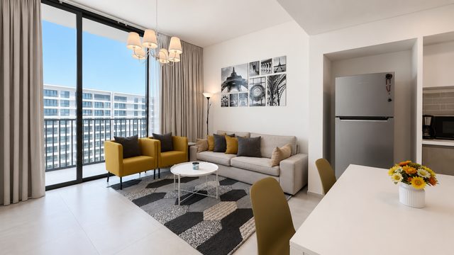 Two Bedroom Apartment with Pool and Gym