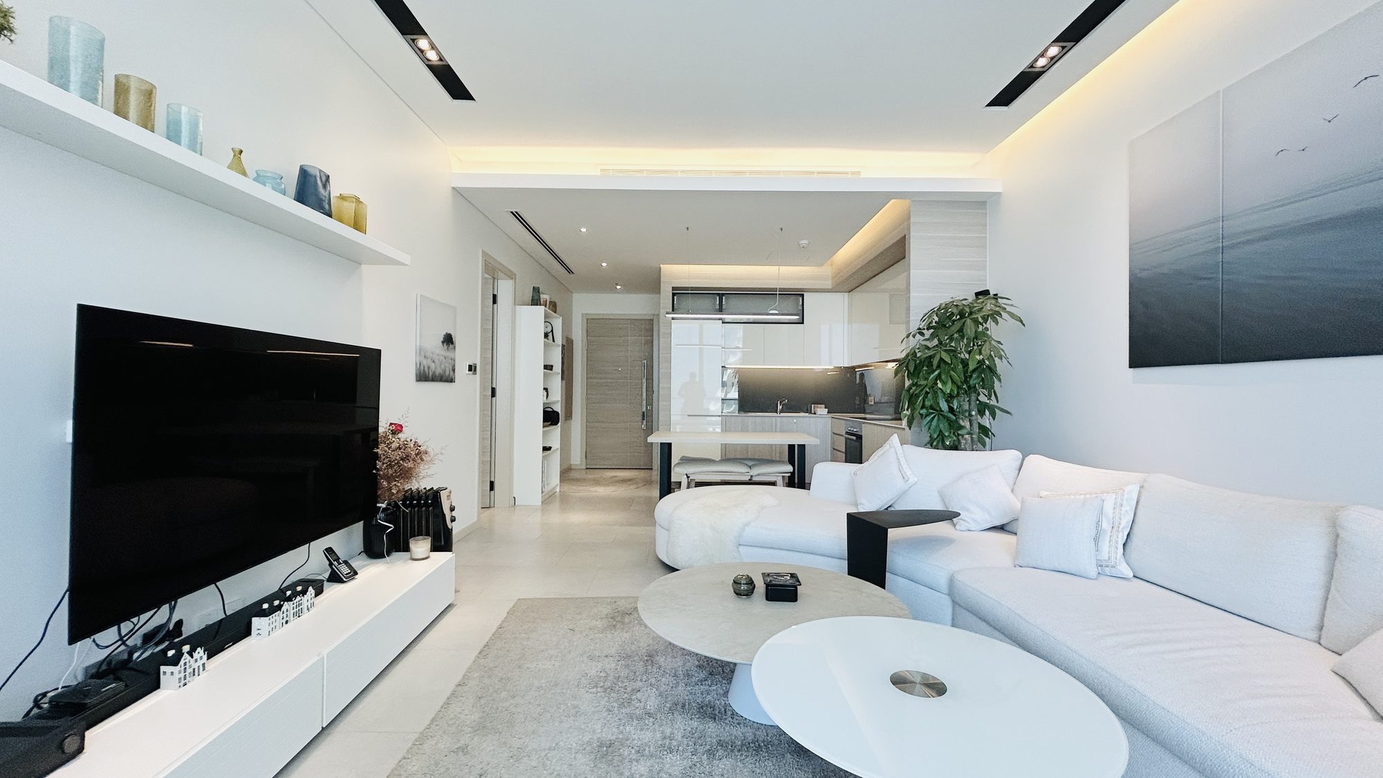One Bedroom Apartment with Two Bathrooms
