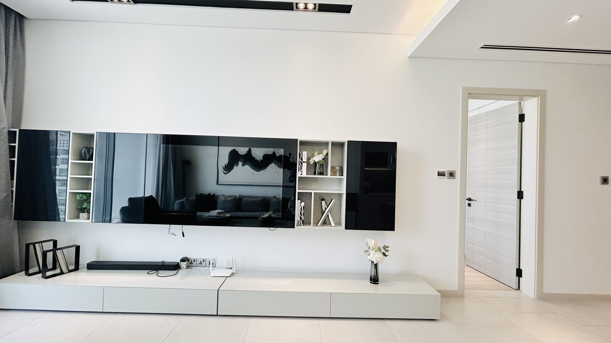 1-Bedroom Apartment with Two Bathrooms and Parking