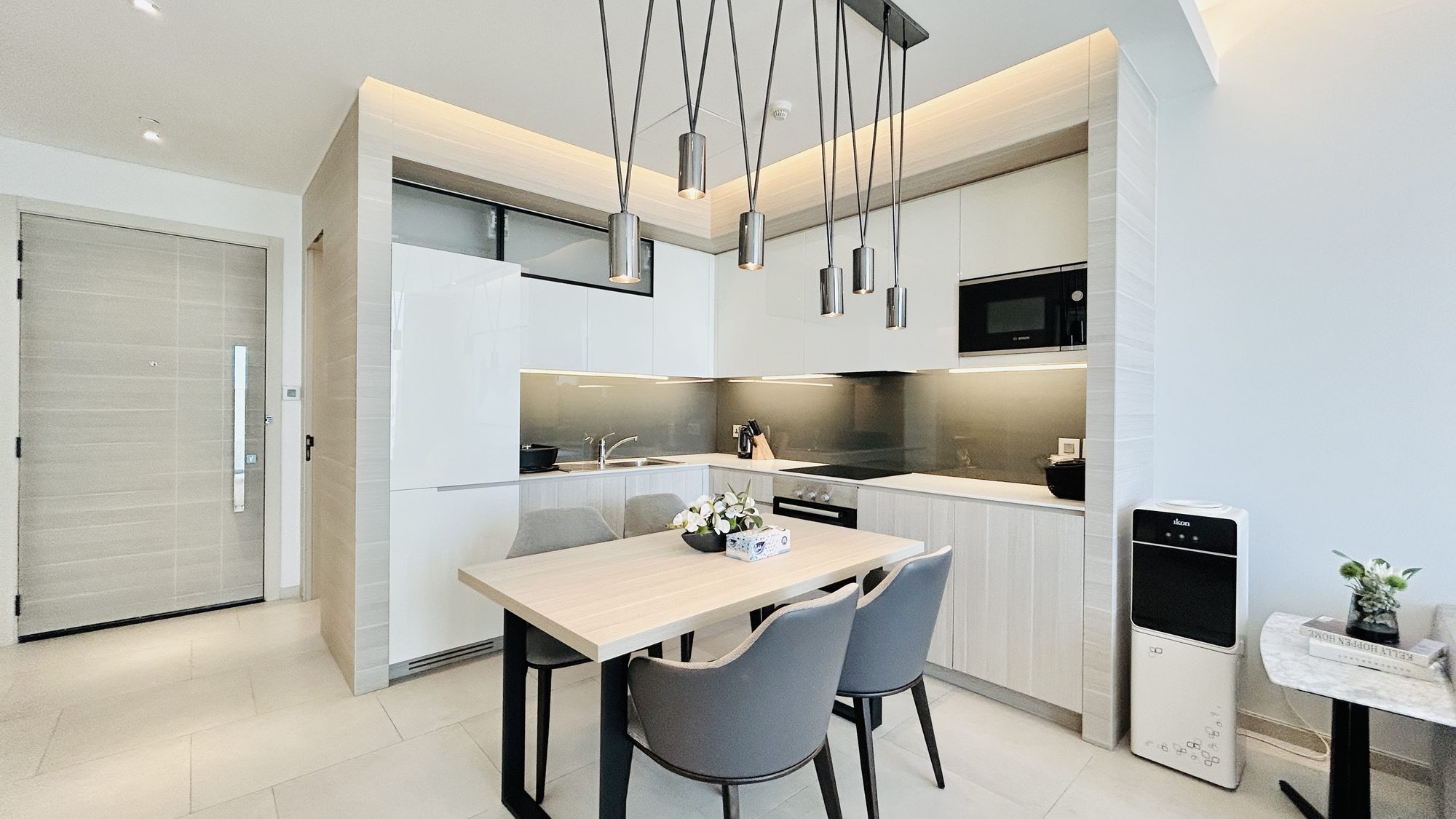 1-Bedroom Apartment with Two Bathrooms and Parking