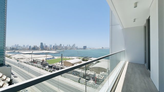 1-Bedroom Apartment with Two Bathrooms and Parking
