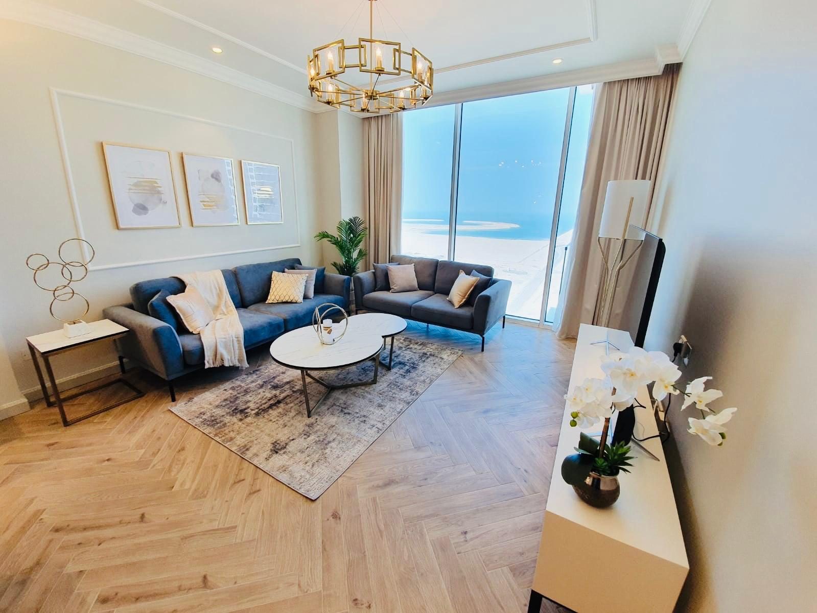 One-Bedroom Apartment with Dual Bathrooms