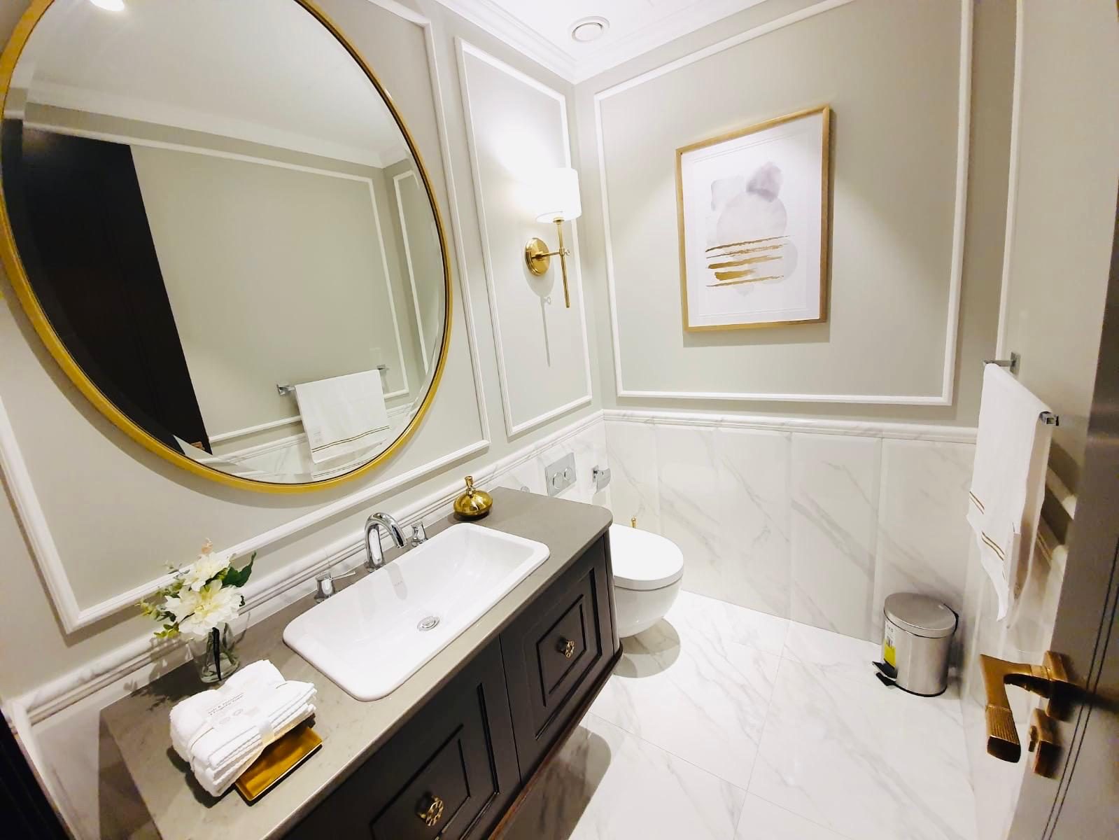 One-Bedroom Apartment with Dual Bathrooms