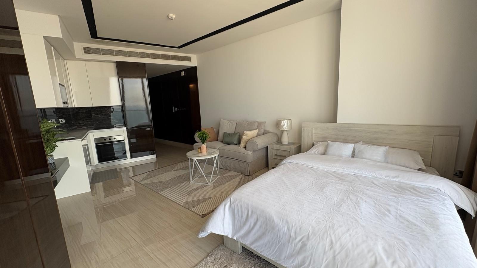 Studio Apartment with Water View and Gym