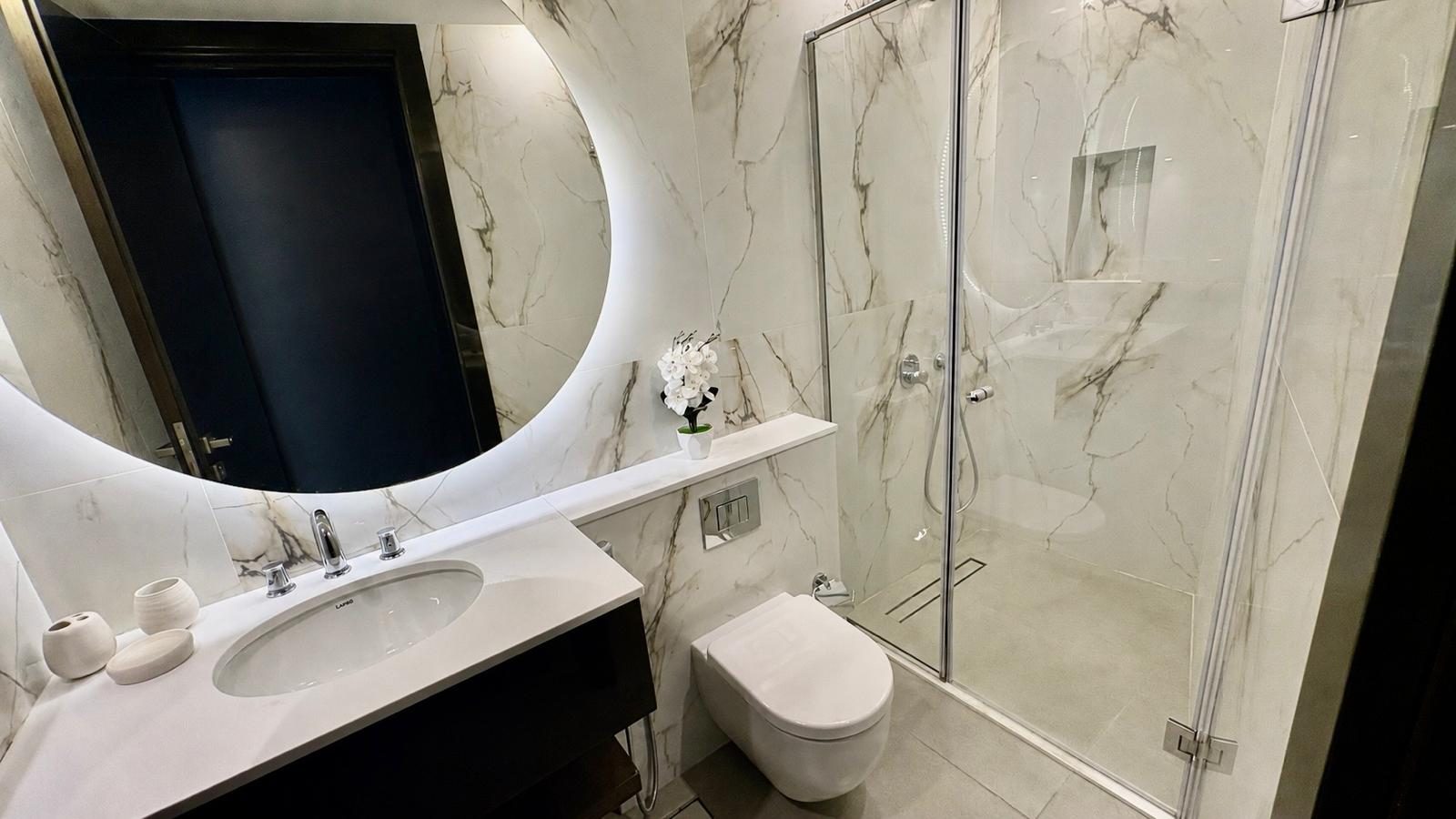 Studio Apartment with Water View and Gym