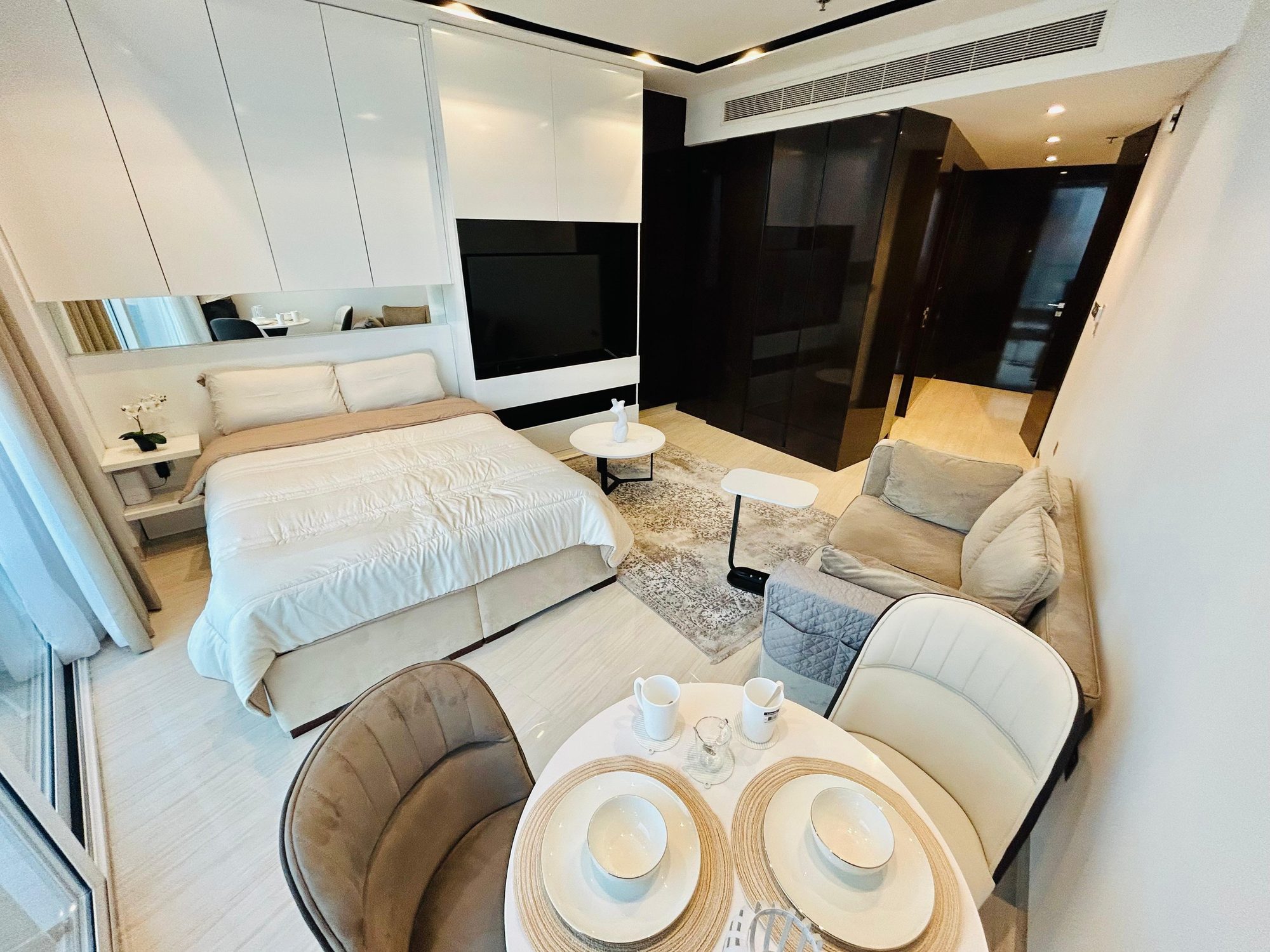 One-Bedroom Apartment with Shared Amenities