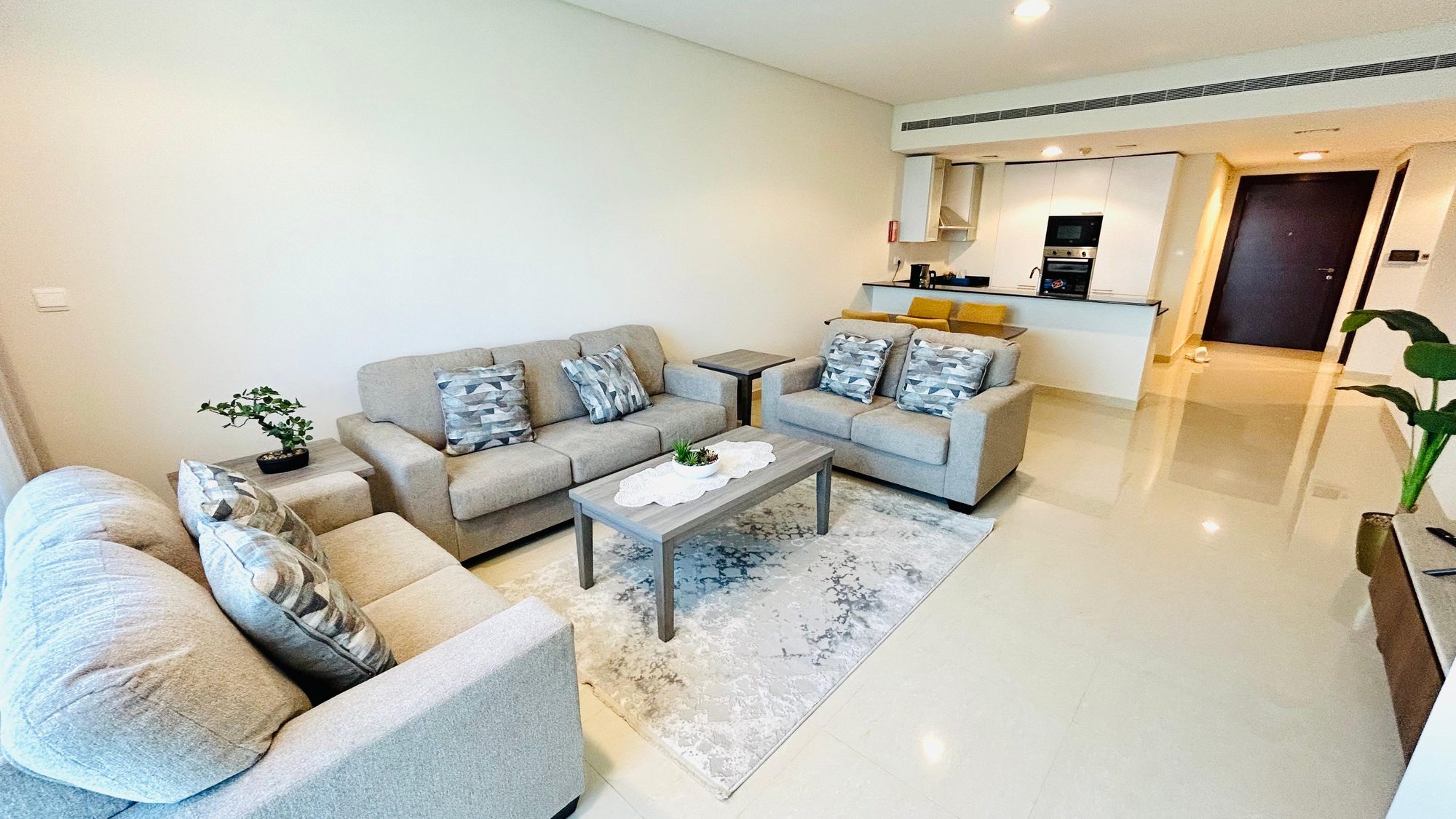 Two Bedroom Apartment with Sea Views and Parking