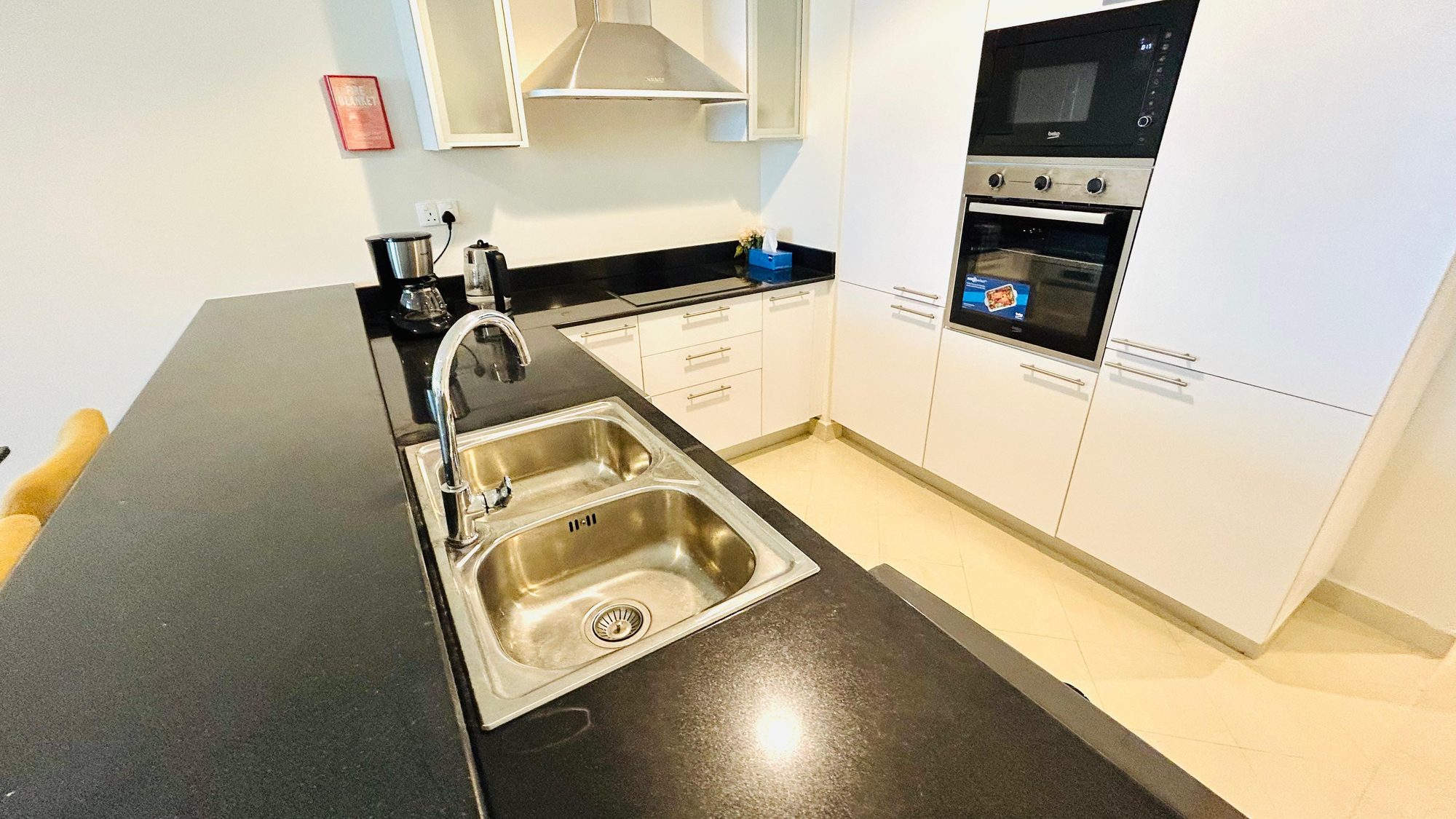 Two Bedroom Apartment with Sea Views and Parking