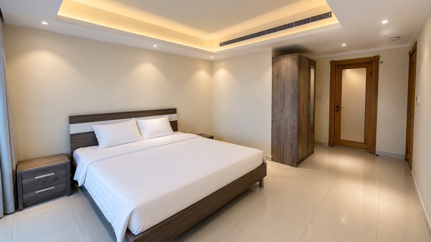 Three-Bedroom Apartment with Shared Pool and Gym