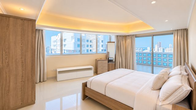 Three-Bedroom Apartment with Shared Pool and Gym